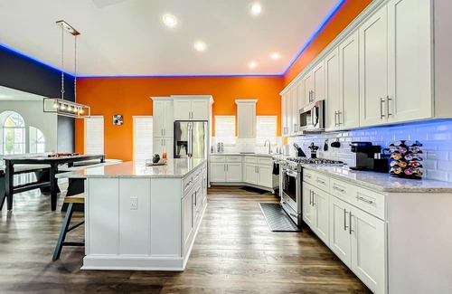 Ozona Casa | Amenity Paradise! Theater, Game-room, Mini Golf, Outdoor Bowling & Hot Tub!