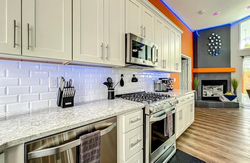 Ozona Casa | Amenity Paradise! Theater, Game-room, Mini Golf, Outdoor Bowling & Hot Tub!