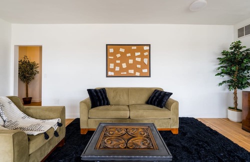 Twin Falls Apartamento | Executive Loft in Downtown Twin Falls, "The Bookworm"