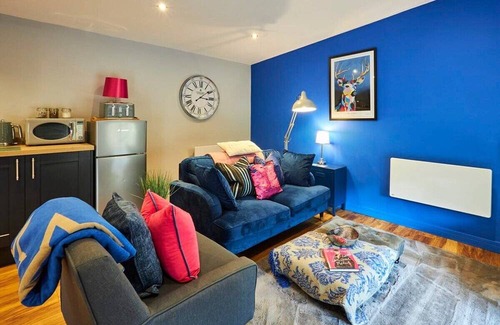 South Charlton Casa | Host & Stay | Ocean Blue Lodge