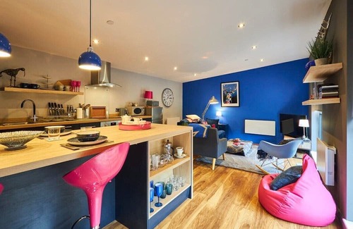 South Charlton Casa | Host & Stay | Ocean Blue Lodge