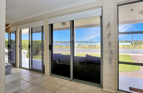 Hawks Nest Casa | Summer Bay Sunsets - Pet Friendly