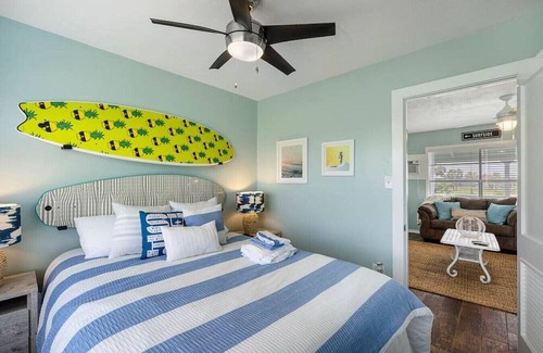 Surfside Beach Casa | The Surf Shack|BeachBox|Large Deck|Steps from Sand