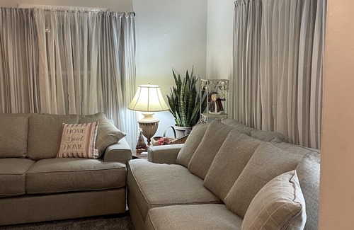 Nashville Casa | Little Grace is a comfy space to call home right outside of town.