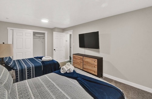 Canyon Rim Casa | New Listing! Comfy, Convenient, Clean, SHOP, SKI, DINE, HIKE, Free Ski Rental & Activities Included!