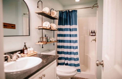 Longtown Casa | 'Lil Lookout - A Fisherman's Delight w/Garage!