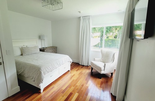Glenvar Heights Casa | Maison Champagne, Miami