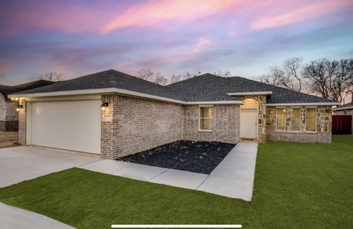 Grand Prairie Casa | Perfect for families Mins Away from AT&T Stadium, Globe life Field , and 6 Flags