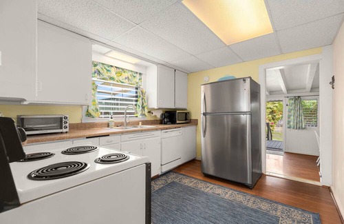 Ewa Casa | Ewa Beachfront Cottage: Beachfront w/Yard & Oceanviews - Your Nostalgic Aloha!