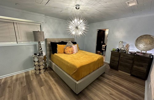 Stuttgart Casa | Cozy and homelike with a large back yard and great neighborhood