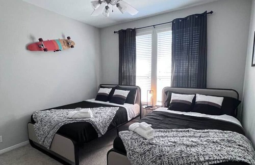 North Loop Casa | New Listing! 3/2 Centrally located Close to DT!