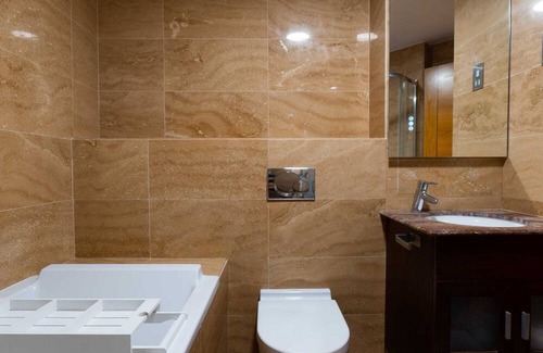 Gibraltar Apartamento | Ocean Village Suite-hosted by Sweetstay