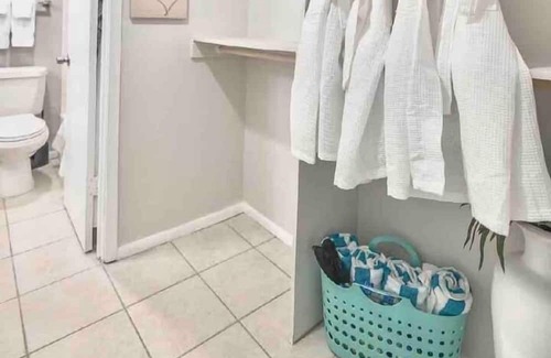 Point East Apartamento | 2 Bedroom 712136 by Houzlet