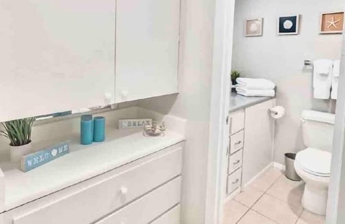 Point East Apartamento | 2 Bedroom 712136 by Houzlet