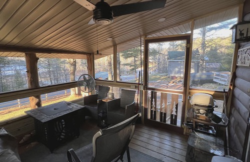 Long Lake Cabina | Pinecone Place - A True North Vacation Home