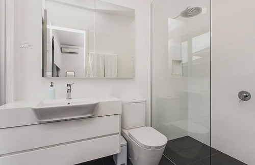 Byron Bay Hotel | Luxico's Stonecutters 2 - in the Heart of Town