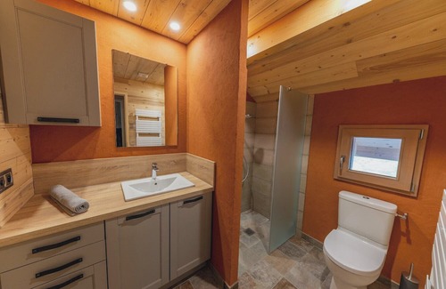 Montagnole Casa | Apartment 'Le Chalet De La Source' with Mountain View, Private Terrace and Wi-Fi