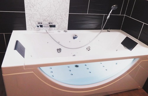 Vebret Cabaña | GITE4*IN THE HEART OF AUVERGNE WITH BALNEO AND SAUNA