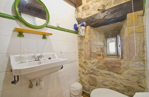 Barriopalacio Cabaña | House of integral rent in the center of Cantabria. 8 people