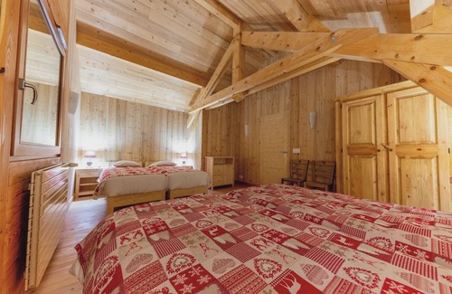 Montagnole Casa | Apartment 'Le Chalet De La Source' with Mountain View, Private Terrace and Wi-Fi