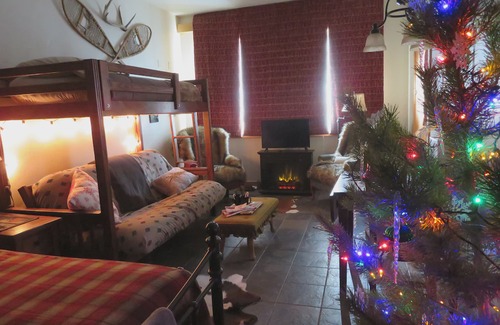 Parshall Apartamento | Self care Spa amenities Remote wilderness location no crowds.nAdequate vehicle!
