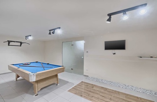 Pitve Villa | Villa Luxoria - for 10 guests with 4 bedrooms, a private pool and a spa