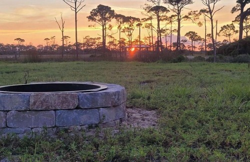 Cape San Blas Complejo | Waterfront RV Site with Dock