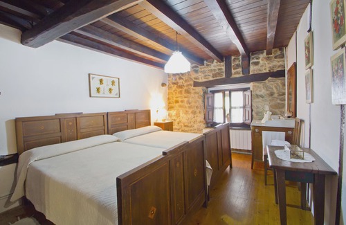 Barriopalacio Cabaña | House of integral rent in the center of Cantabria. 8 people