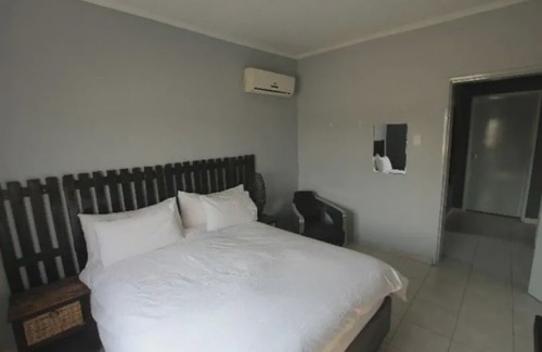 Ongwediva Cama Y Desayuno | Villa Graf Guest House - suite 3