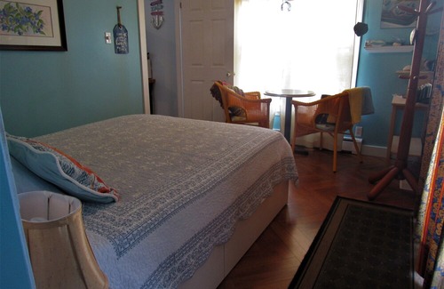 Black Point Cabaña | Idyllic, sparkling clean ocean/beach cottage for your spontaneous getaway.