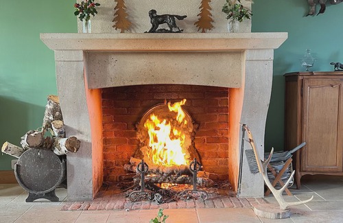 Jouy-le-Potier Cabaña | Tranquil Retreat: Forest Views, PMR Friendly, Near Loire Castles & Orleans