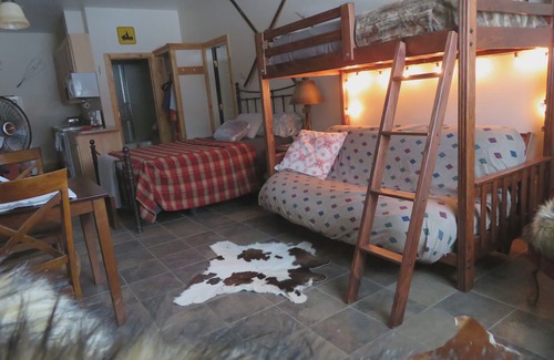 Parshall Apartamento | Self care Spa amenities Remote wilderness location no crowds.nAdequate vehicle!