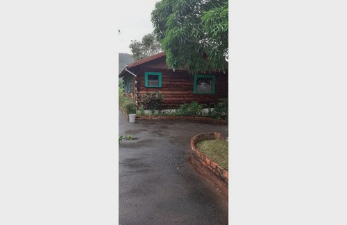 Anse La Raye Cabaña | Log Cabin in Anse La Raye