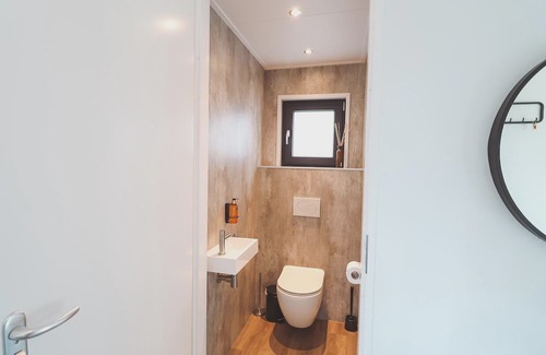 Municipality of Rhenen Casa | This amazing Eco-Lodge designed by an architect is highly luxurious and completely furnished for