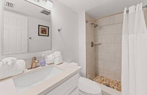 Avon By The Sea Condominio | Bright Direct Oceanfront Condo Near the Pier with Stunning Views and Heated Pool