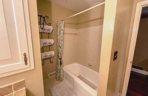 Montevallo Casa | Shepherds Retreat - 2 miles to I-65