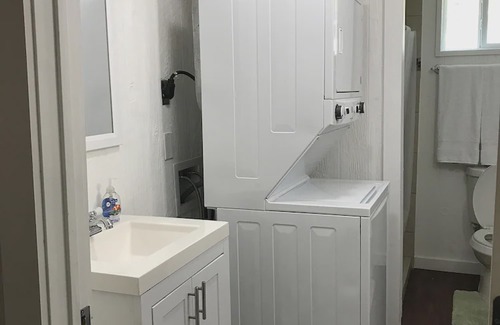 Westfield Cabina | Walking distance to Zilker Park, ACL, and so much more!
