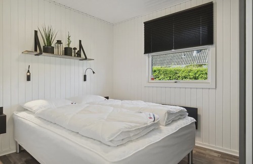 Skastrup Strand Casa | Stunning Home In Bogense With Wifi