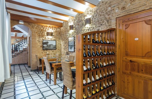 Villalonga Casa | Inn 'Suite Junior' with Private Terrace, Wi-Fi and Air Conditioning