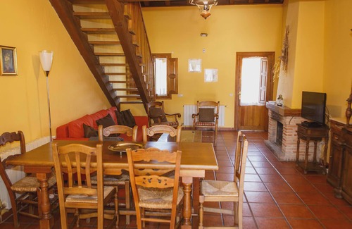 Horcajuelo de la Sierra Chalet De Esquí | Ideal for groups of 12 to 16 passengers who want to enjoy nature.