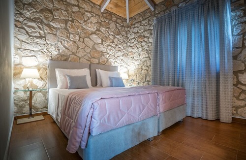 Ano Volimes Villa | Villa Tramonto with Private Heated Pool, by ZanteWize