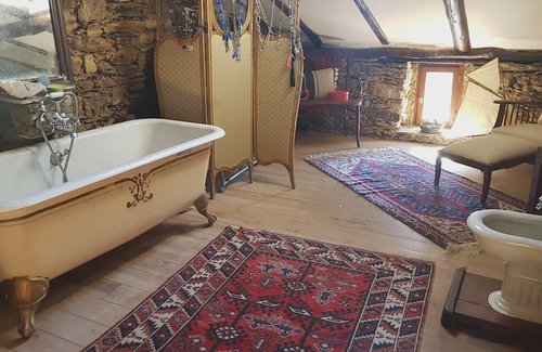 Farinole Casa | Charming house with sea view, swimming pool and 10 minutes walk from the beach.