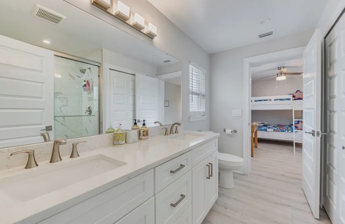 Seacoast Shores Casa | Beachside Private Pool/Yard Kid&Pet Friendly. 3 min from the Beach