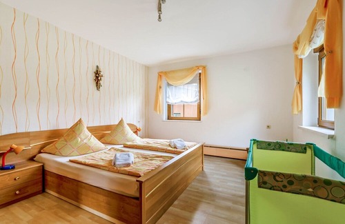 Jagersgrun Casa | Detachted holiday home in the Ore Mountains in a quiet forest location with swimming pool