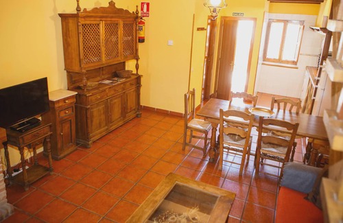 Horcajuelo de la Sierra Chalet De Esquí | Ideal for groups of 12 to 16 passengers who want to enjoy nature.