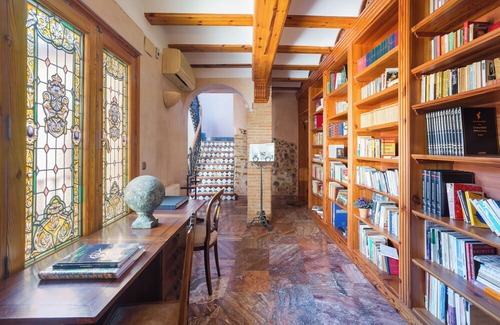 Villalonga Casa | Inn 'Suite Junior' with Private Terrace, Wi-Fi and Air Conditioning