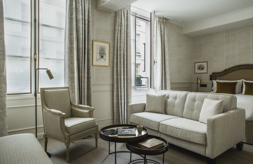 Arsenal Hotel | Charles V
