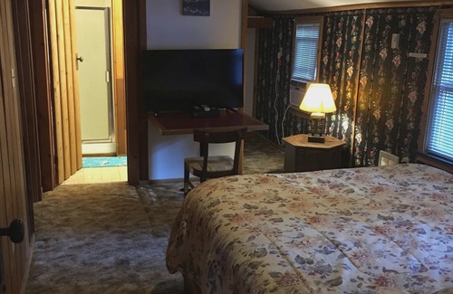 Nisqually Park Hotel | Gateway Inn & Cabins