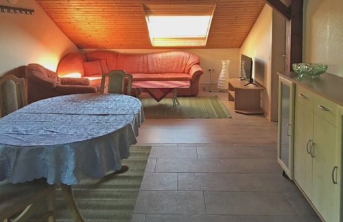 Waldbrunn Apartamento | Cozy Apartment in Ellar with Garden