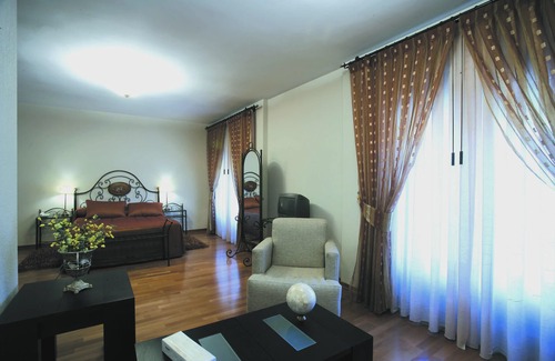 Santo Tomé del Puerto Hotel | Mirasierra